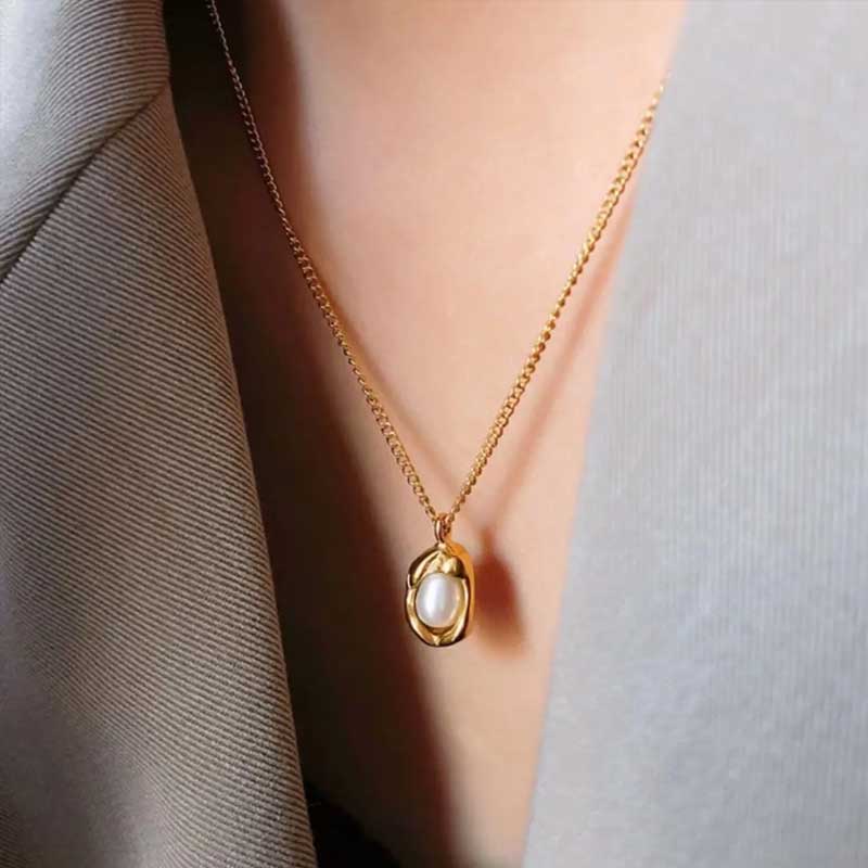Pearl Nest Pendant Necklace