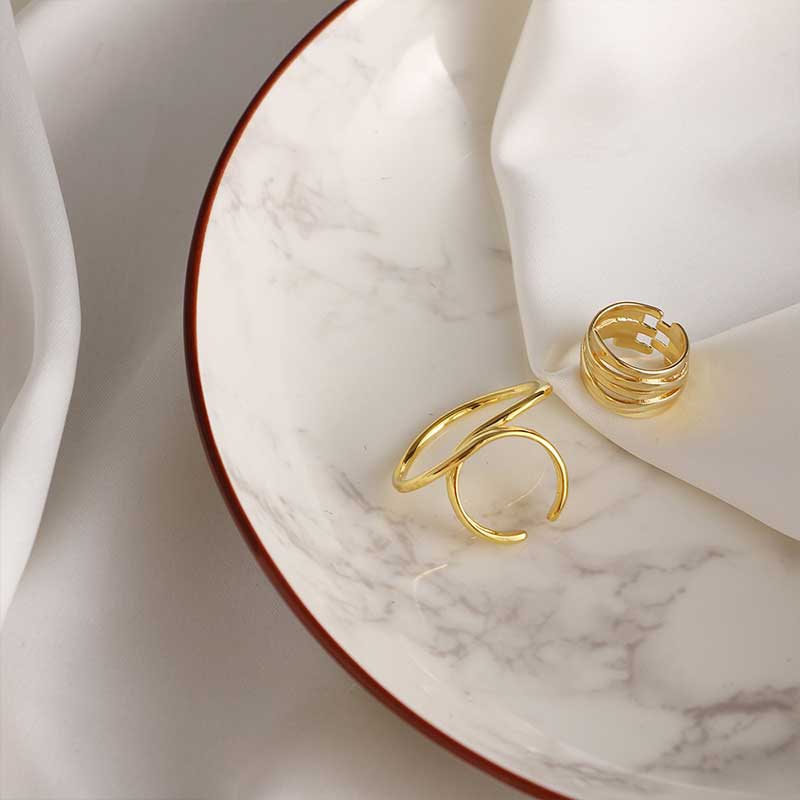 Twisted Elegance Ring