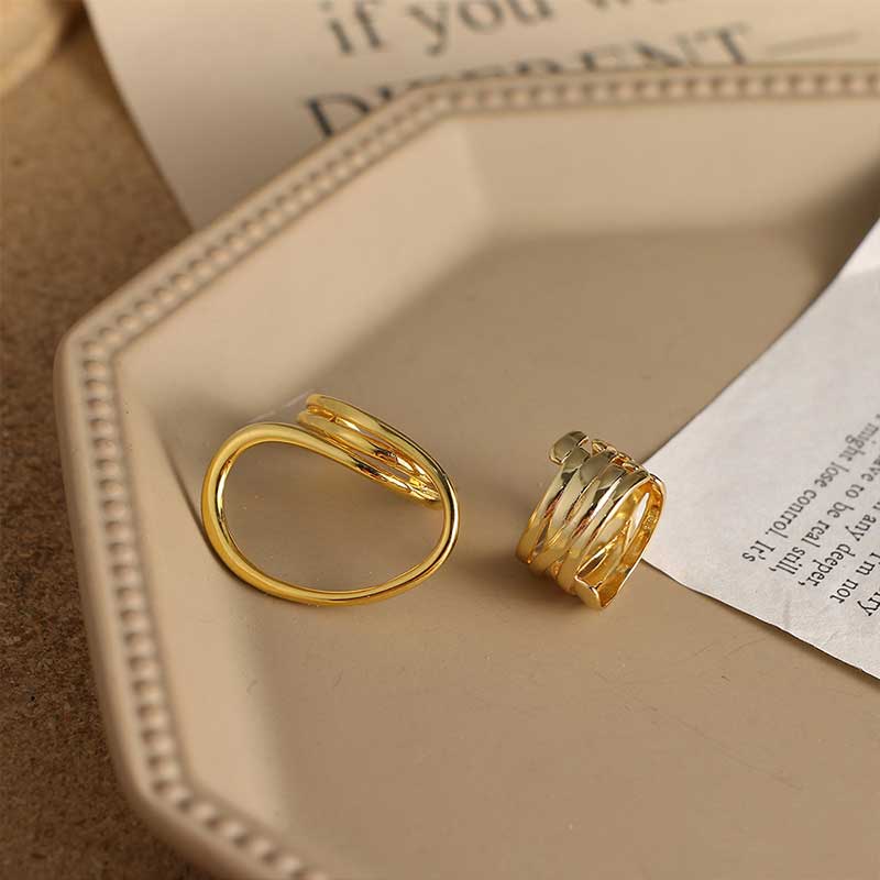 Twisted Elegance Ring