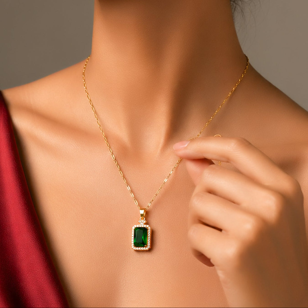Sleek Emerald Pendant Necklace