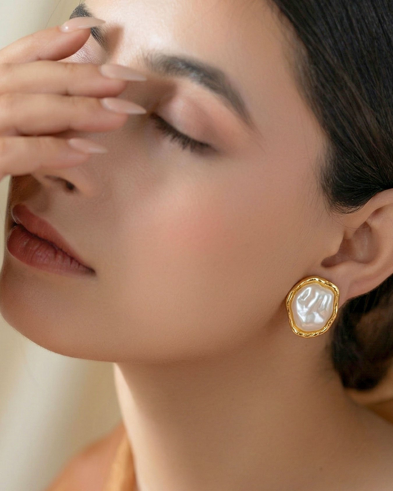 Pearl Glint Earrings