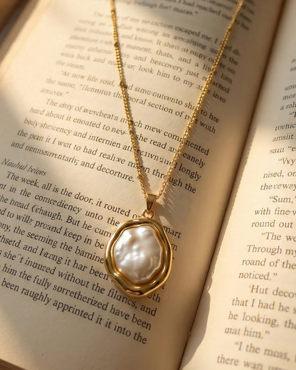Pearl Drift Pendant Necklace