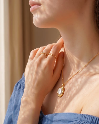Pearl Drift Pendant Necklace