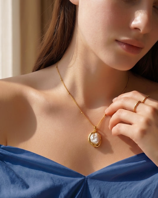 Pearl Drift Pendant Necklace