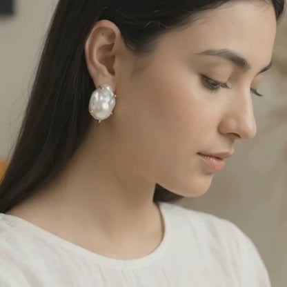 Divine Pearl Earrings