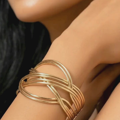 Fluid Motion Cuff