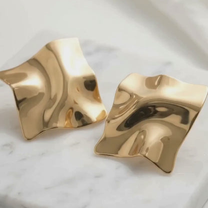 Shimmer Crest Earrings